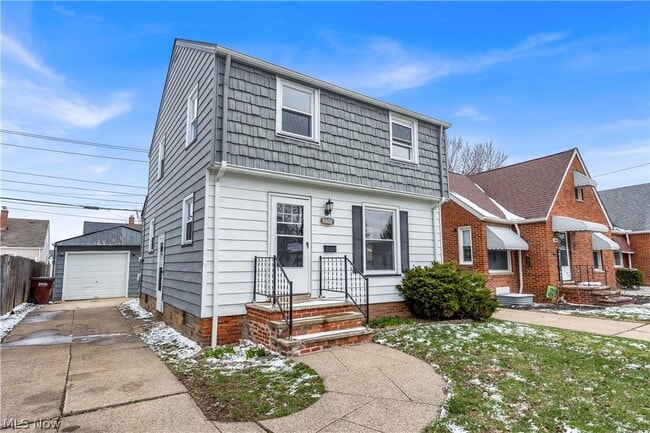 Photo - 8008 Pelham Dr