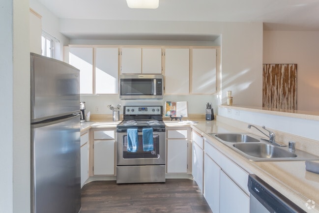 Kitchen - The Promenade Apartments