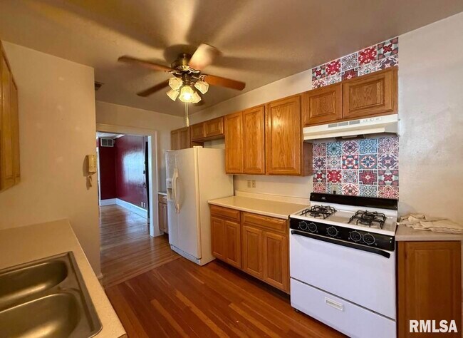 Photo - 611 W High St Unidad E