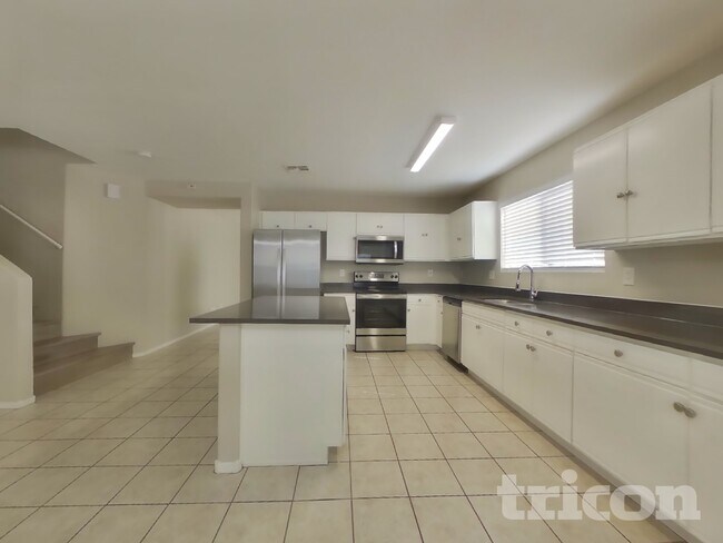 Photo - 11823 W Windrose Ave