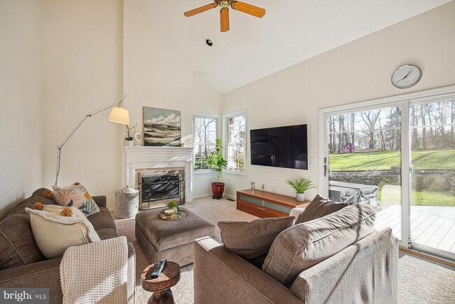 Photo - 26 Spiked Rush Ct