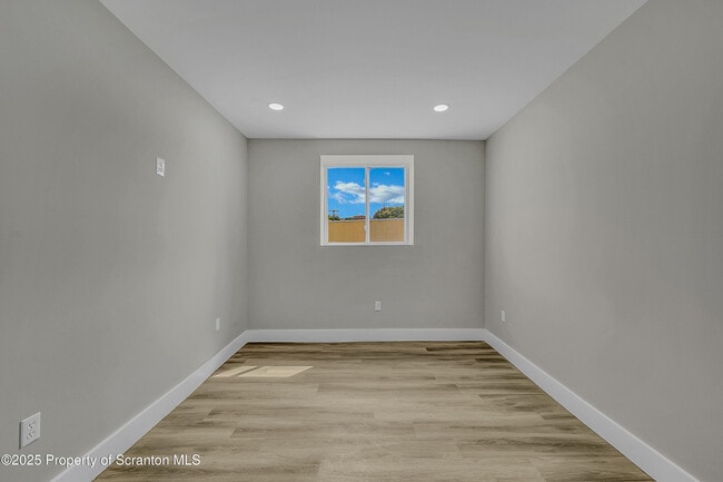 Photo - 215 Hickory St