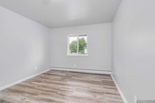 1 Bedroom - Clayton Ridge Rental