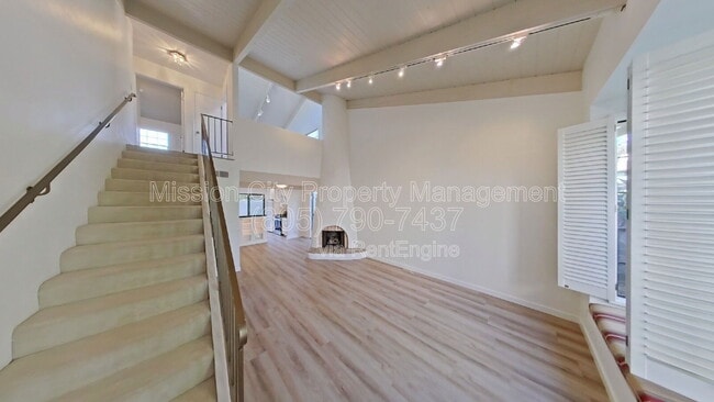 Photo - 1932 N Jameson Ln