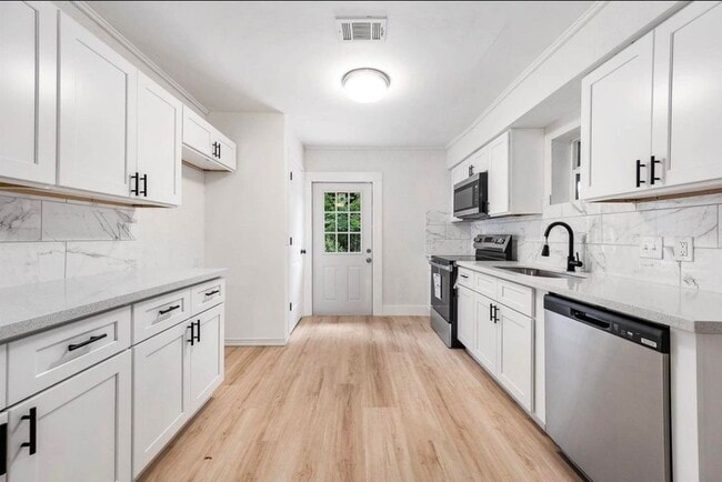 1305 Winchester Dr