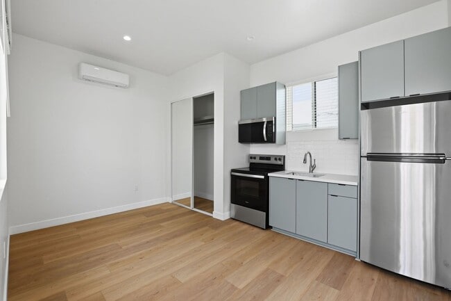 Photo - 2735 Broadway-8 Unidad 8