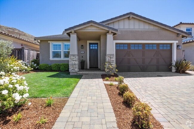 Building Photo - Single Level Executive Home