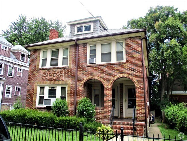 Building Photo - 27 Ridgemont St Unit 1 Rental