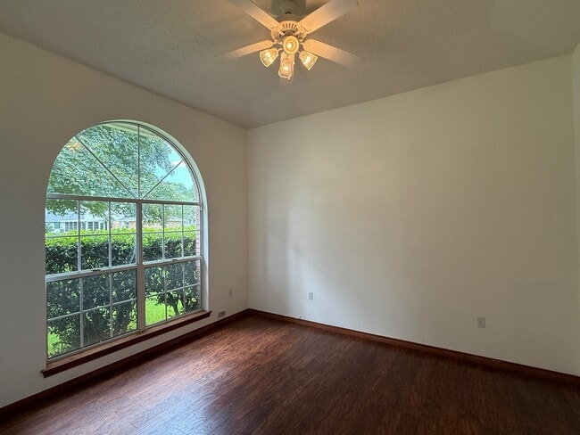 Photo - 4444 Southminster Cir