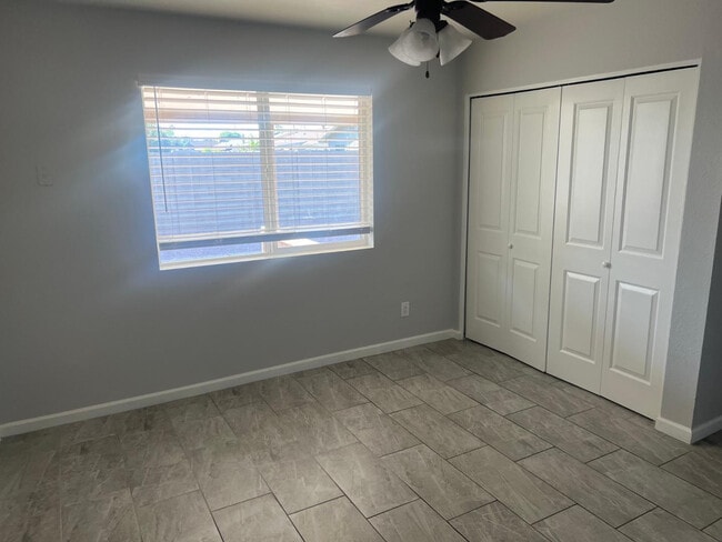 Photo - 5406 S Hazelton Ln