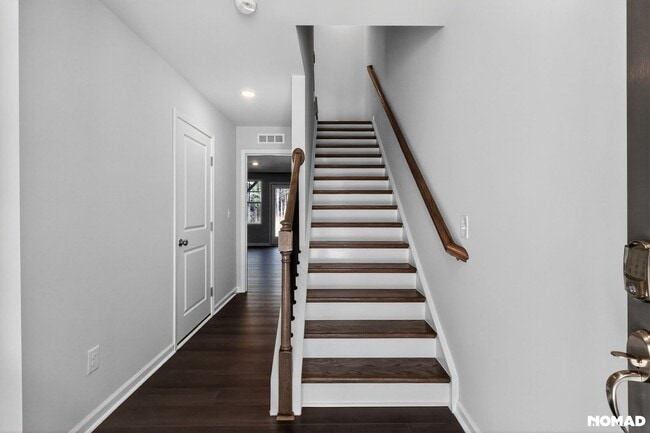 Photo - 516 Light Oak Wy