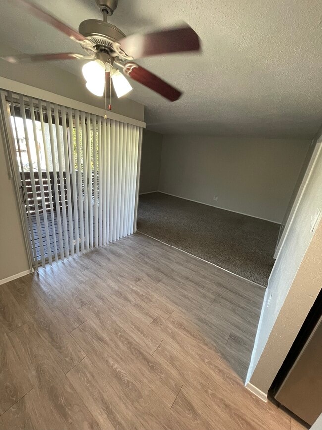 Dining area & livingroom view