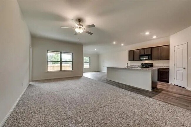 Photo - 2012 Canterbury Dr