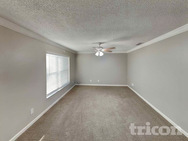 Photo - 605 Missionwoode Dr