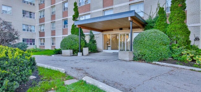 9 - Entrance - Rexlington Heights