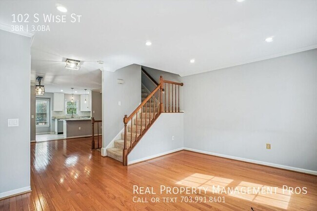 Photo - 102 S Wise St