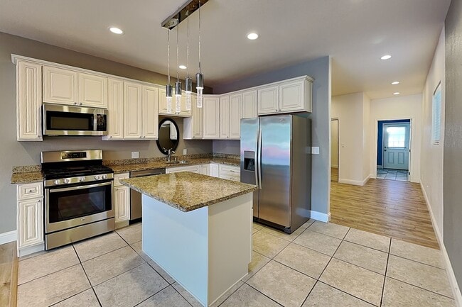 Photo - 300430144th Unit 30044th