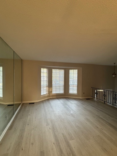 Photo - 526 Gaiety Ln