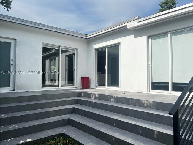 Photo - 15 NW 52nd St