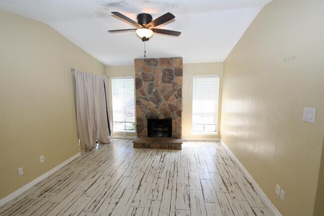 Building Photo - 17331 Red Oak Dr Unit D 34 Rental