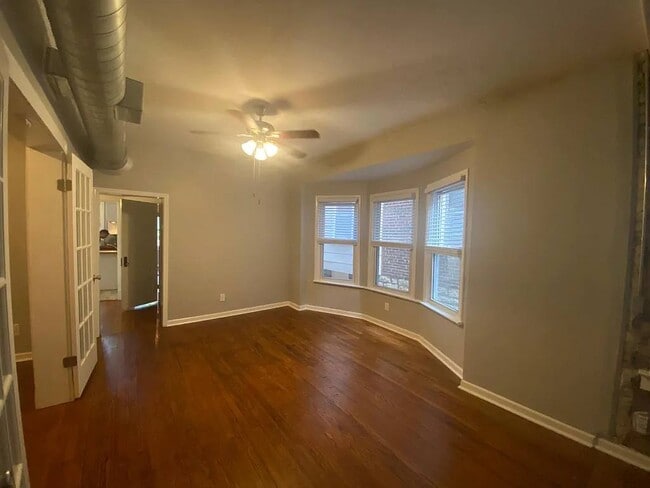 Photo - 3531 Wyandotte St