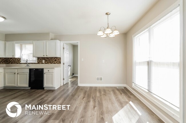 Photo - 5211 Eugene Way