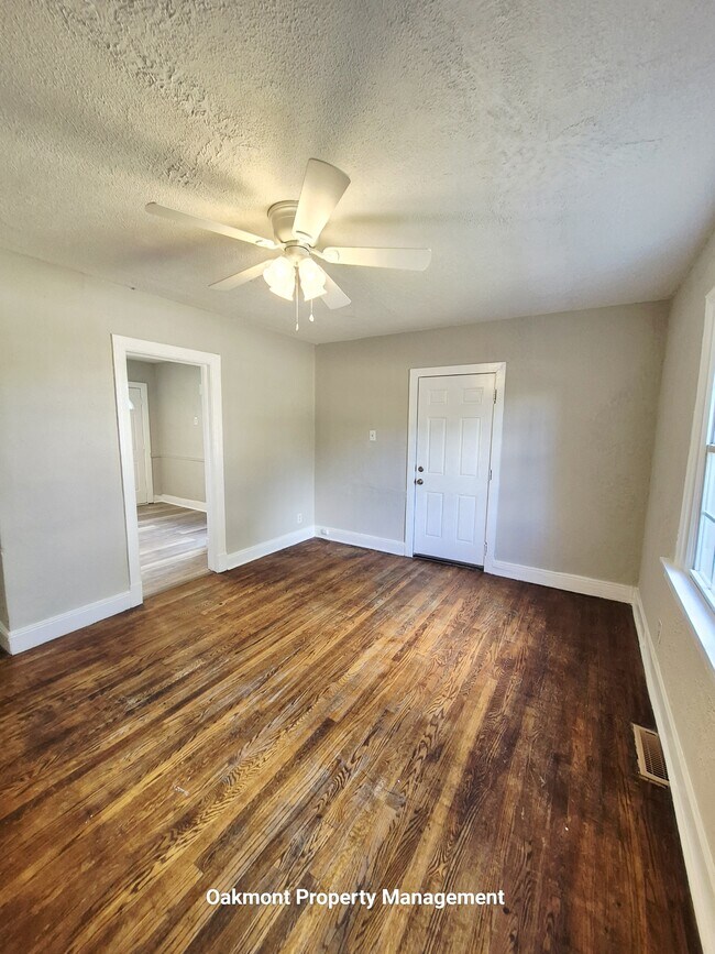 Photo - 3301 Nine Mile Rd