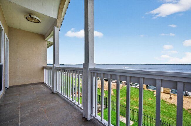 Photo - 16 Regency Point