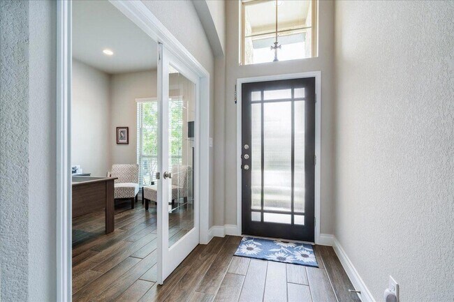 Photo - 217 Cherokee Rose Cir