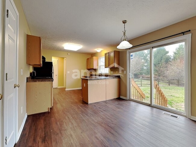 Photo - 15 Woodsong Ct