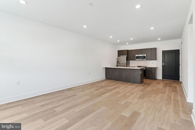 Building Photo - 1419 W Grange Ave Unit 410 Rental