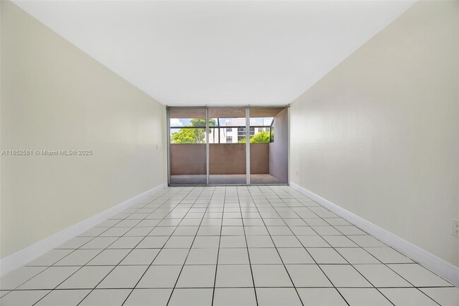 Photo - 10525 SW 112th Ave Unit 113