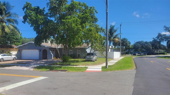 Photo - 616 SE 8th Ave