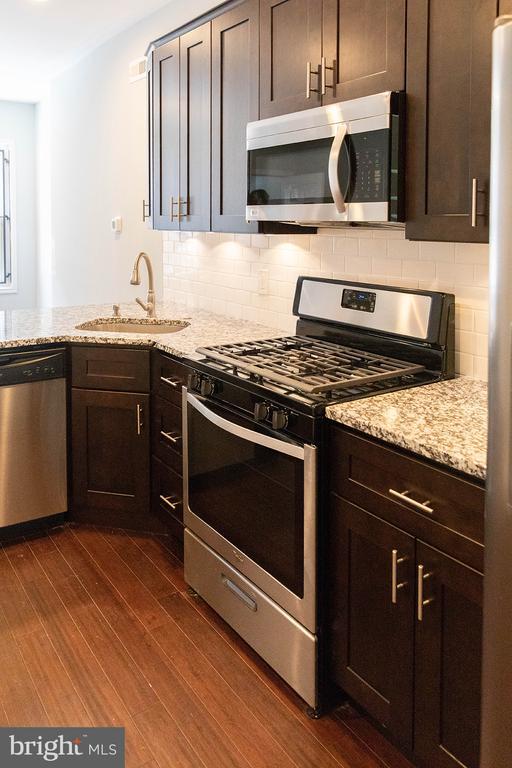 Photo - 1723 Monument St