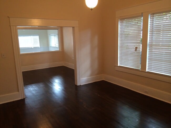 Photo - Large 4 bedroom Near UT and Downtown