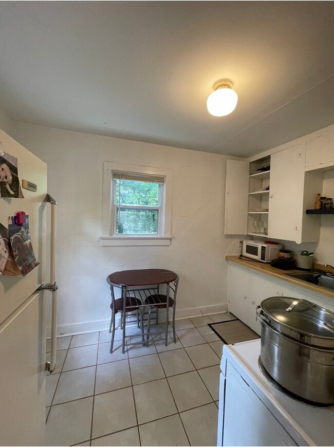 Building Photo - 710 Chautauqua Ave Unit 710-08