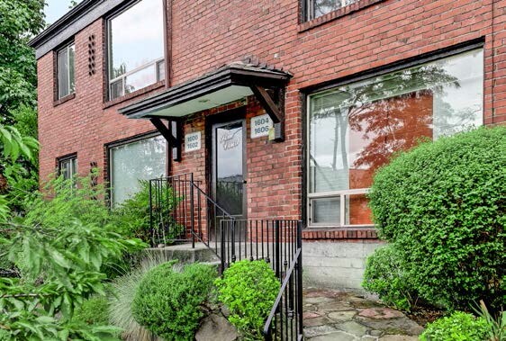 Photo - Ione Court Apartments