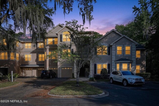 Building Photo - 13810 Sutton Park Dr N Unit 717