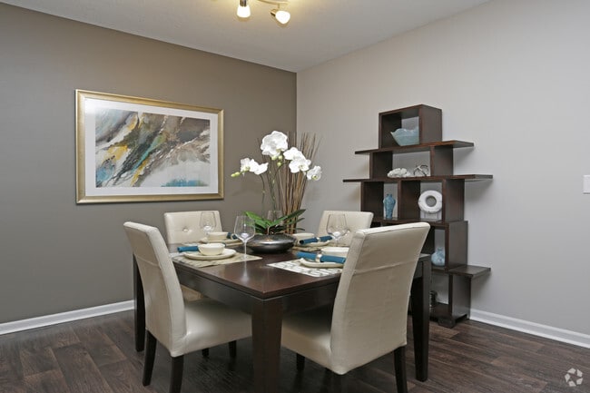 2 Bedroom Dining Room - Florida Club at Deerwood