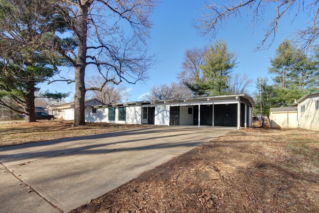 Building Photo - 403 Whitehall Dr