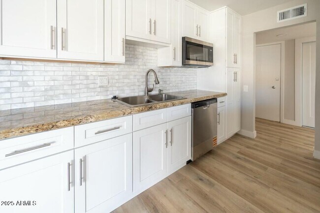 Photo - 6767 N 7th St Unidad 123