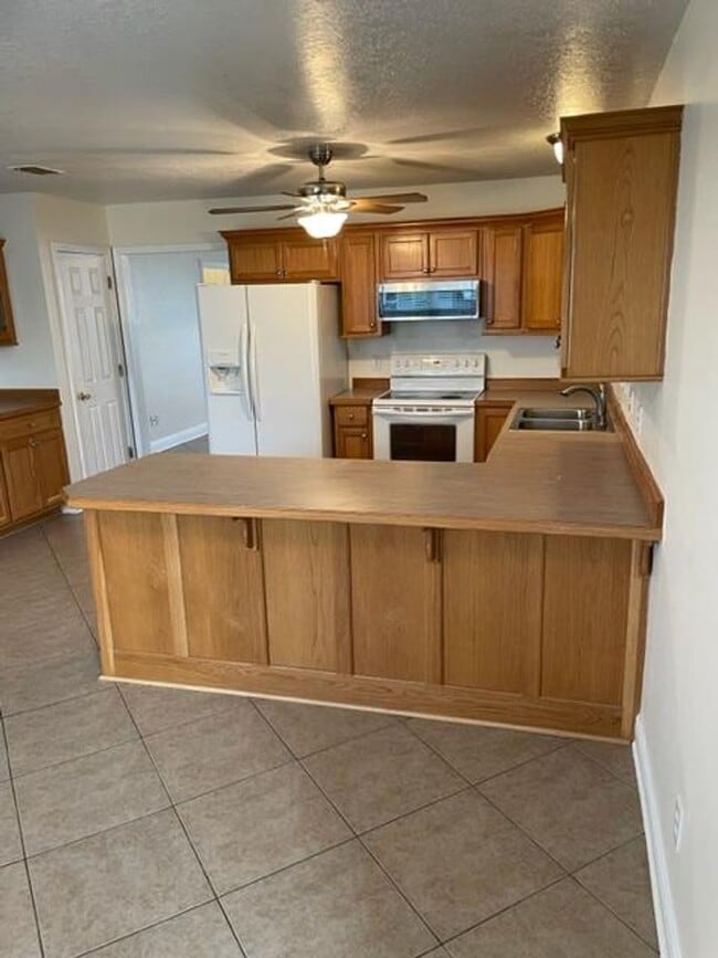 Photo - 10399 3rd Ave