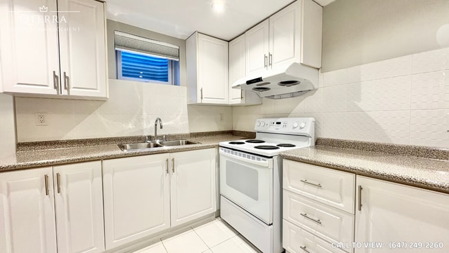 Photo - 2-328 Williamson Dr W