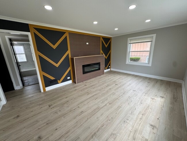Photo - 16439 Cottage Grove Ave