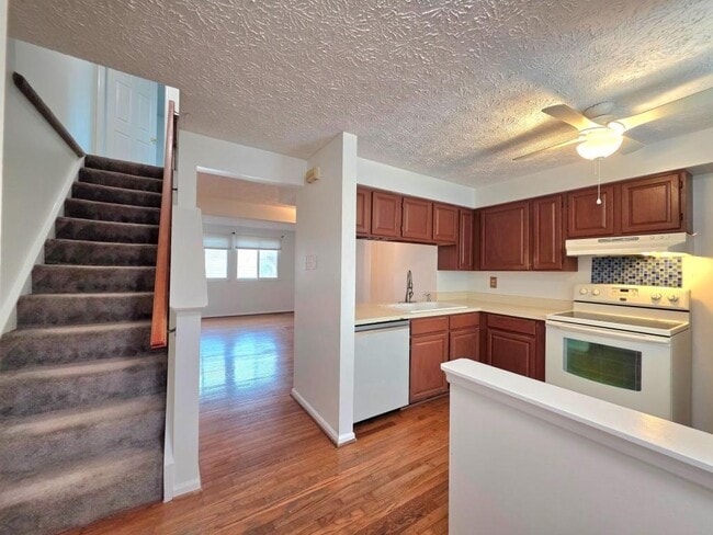 Photo - 8568 Koluder Ct