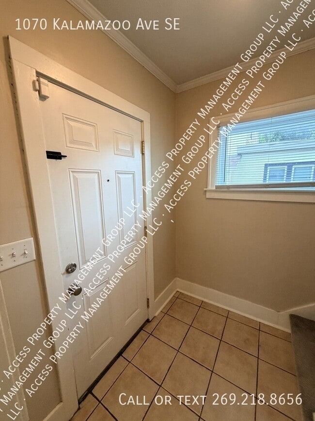 Photo - 1070 Kalamazoo Ave SE