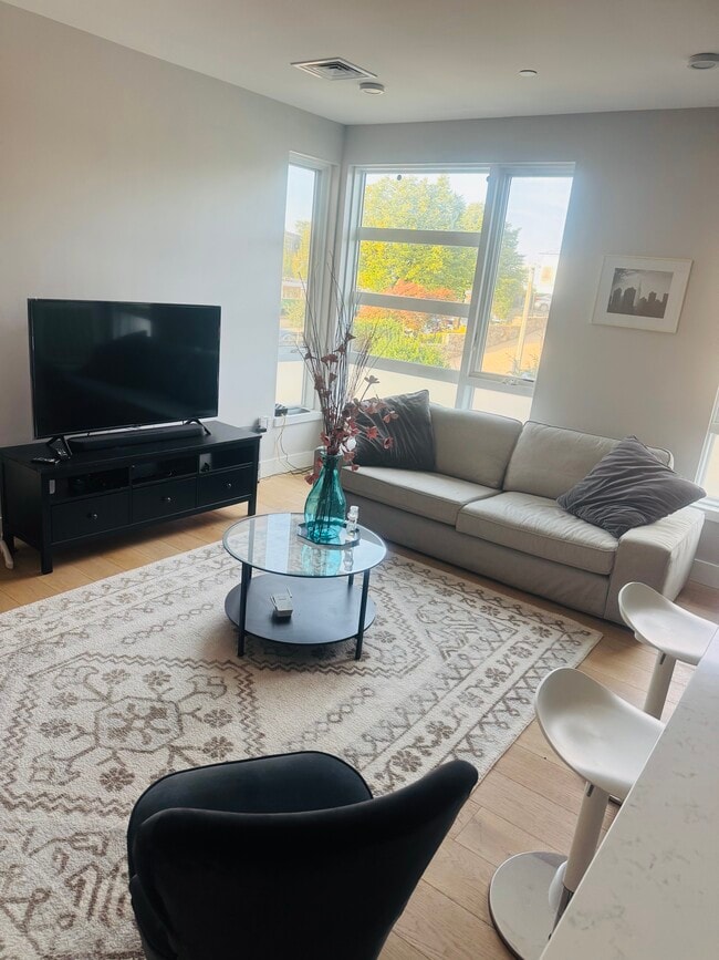 Photo - 1650 Commonwealth Ave Unidad 203