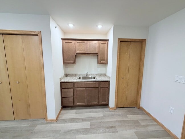 Photo - 2 Bed / 2 Bath Apartment in Madison, WI 53579 Unit 103