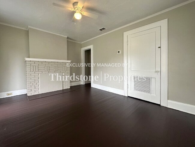 Photo - 3048 Hunt St