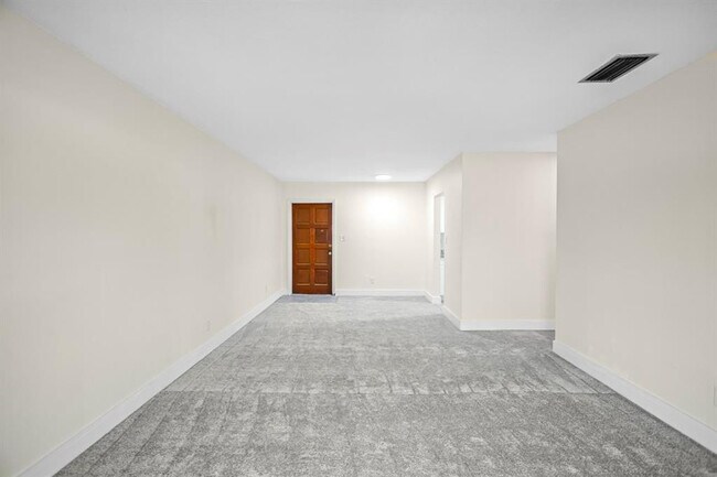 Photo - 493 NW 43rd St Unit 6